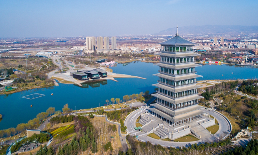 無人機(jī)視角下的西安世博園長(zhǎng)安塔